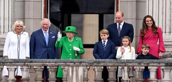 Le-Jubile-de-Platine-de-Sa-Majeste-la-Reine-Elizabeth-II